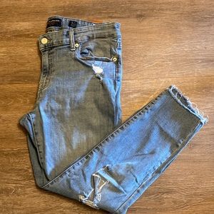 Lucky Brand Light Wash Low Rise Distressed Ankle Jeans Size 12